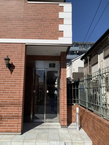 さくら八番館のエントランス