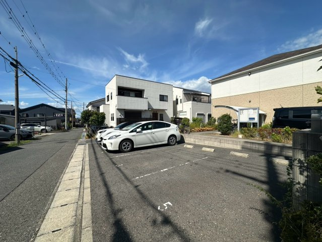 ガーデンホームの駐車場
