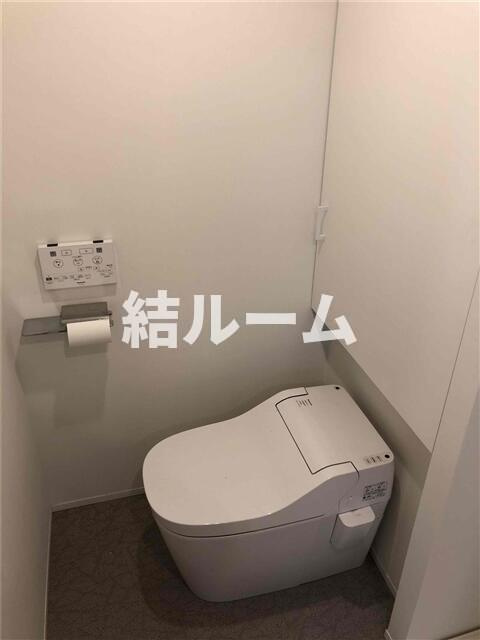 板橋区東新町１丁目の賃貸マンションのトイレ