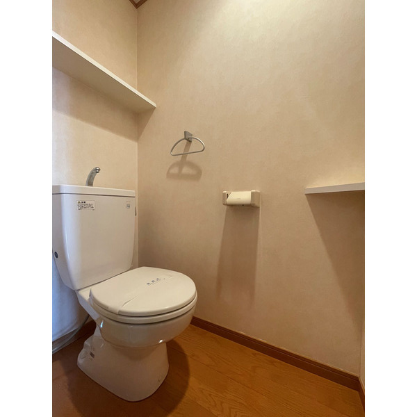 Ｅ．ＰＯＰＵＬＡＲ　Ⅱのトイレ|綺麗なトイレです★
