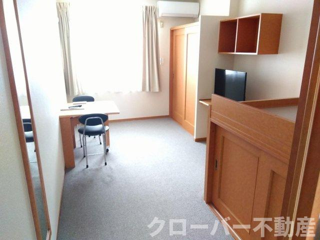 レオパレスＧｒｏｏｖｅｒの居間・リビング
