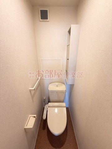 アレーズ Ｄのトイレ|ゆったりとした空間のトイレです