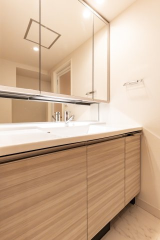 グランドメゾン新梅田タワー THE CLUB RESIDENCEの洋室