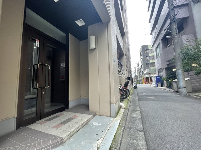 ソフィア西浅草のエントランス