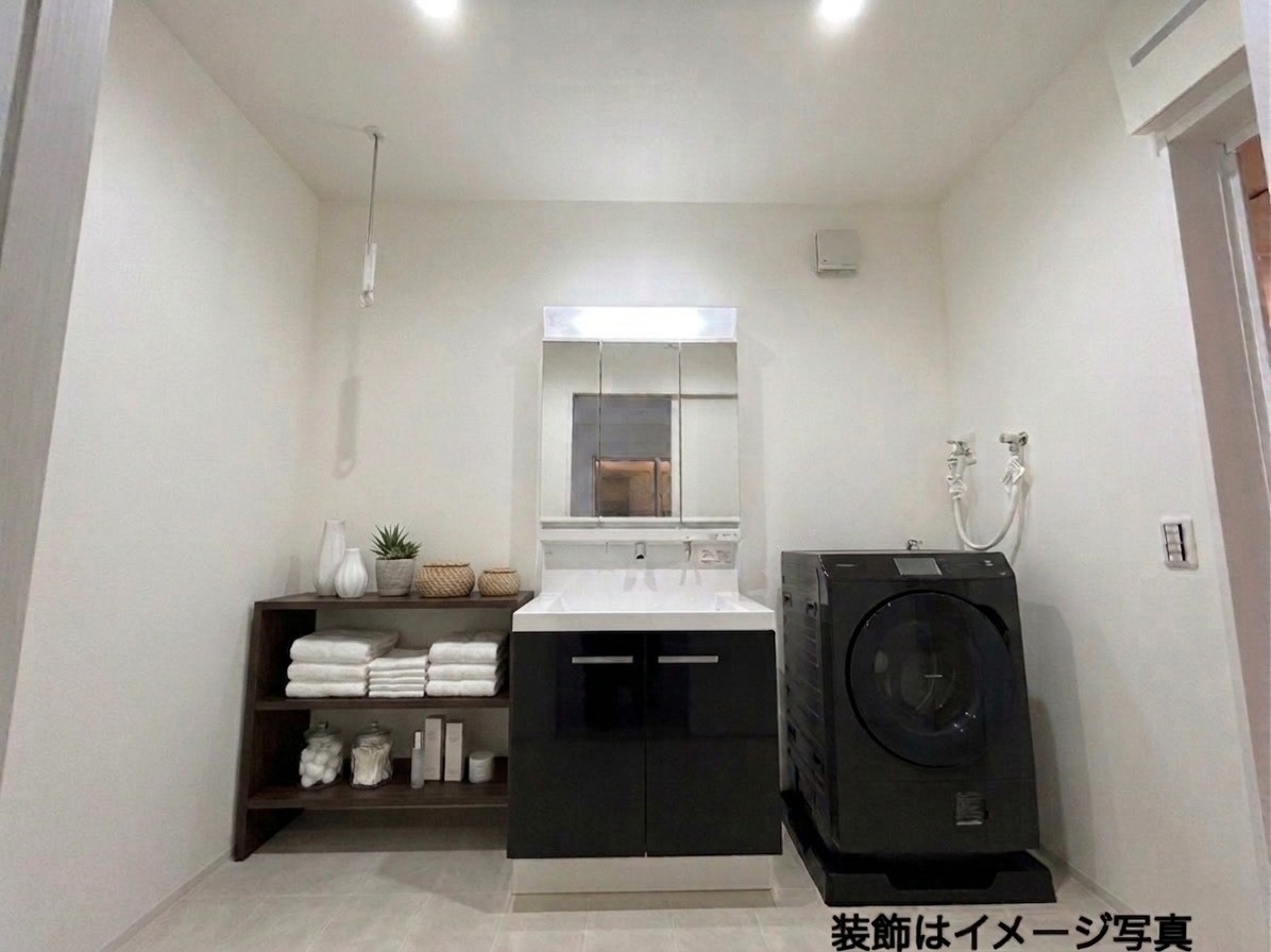 広島市西区己斐大迫１丁目　新築一戸建ての独立洗面台