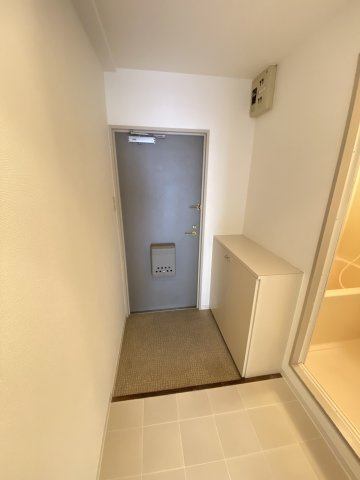 【玄関】 | ヴェローノ新大阪南 | 靴箱付きの玄関
