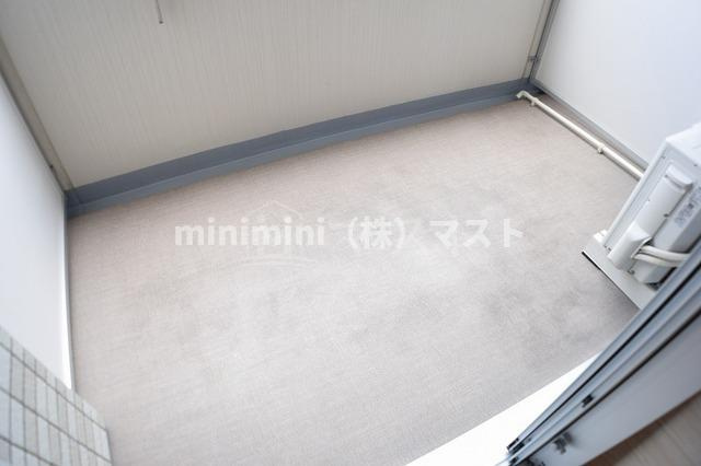 プレサンス難波元町のバルコニー