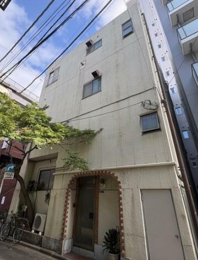 KOUビルの外観