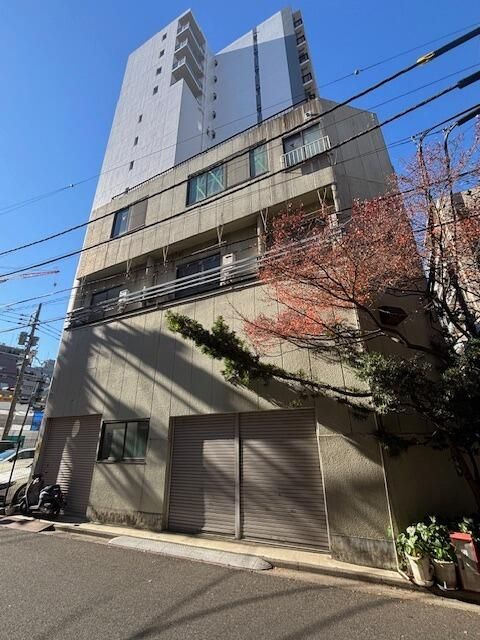 KOUビルの外観