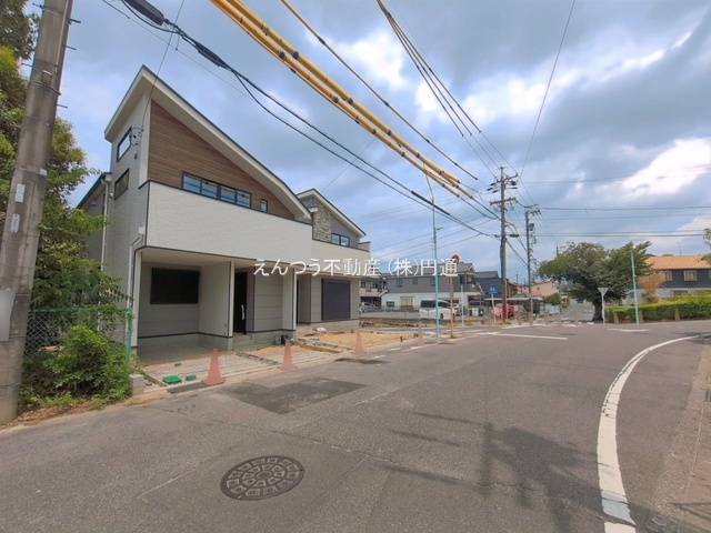 小幡北3期の前面道路含む現地写真