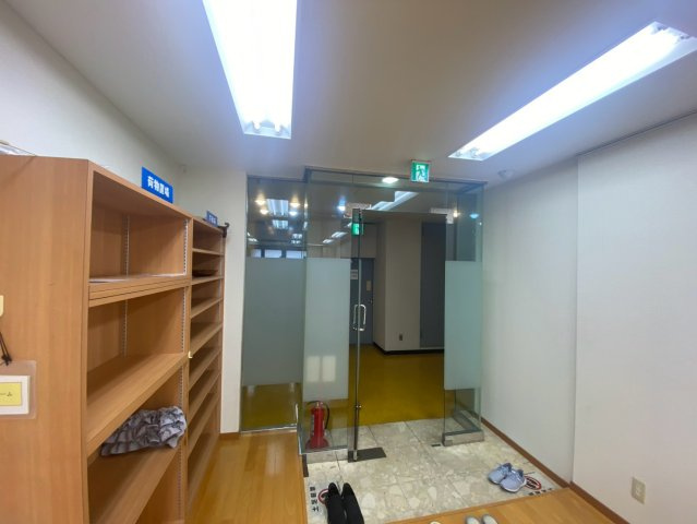 カネコビルのロビー