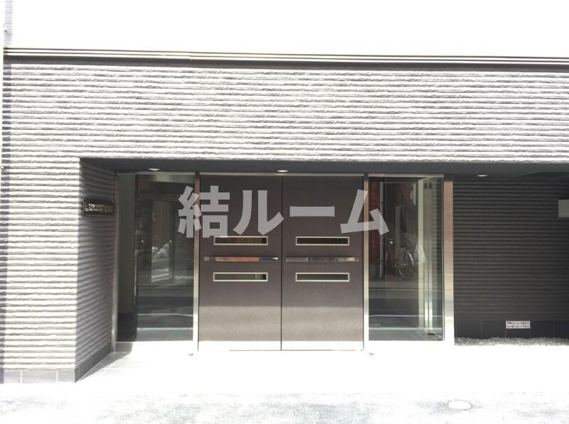 板橋区宮本町の賃貸マンションのエントランス