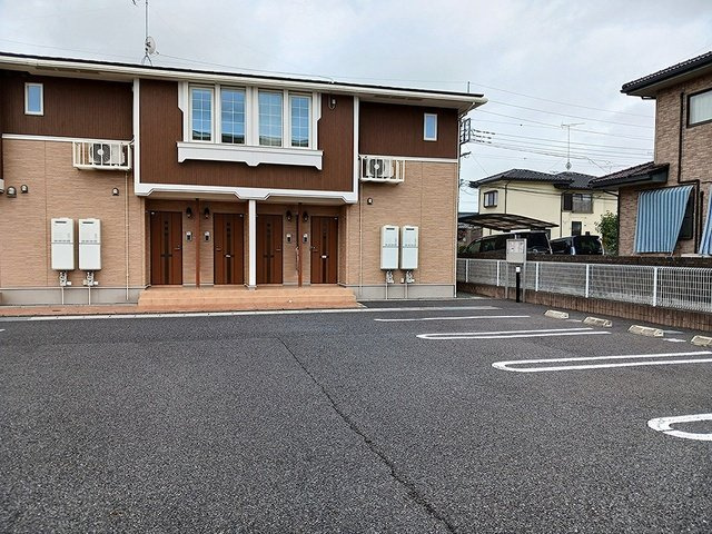 ネロミロスＡの駐車場