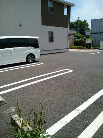 イマージュの駐車場