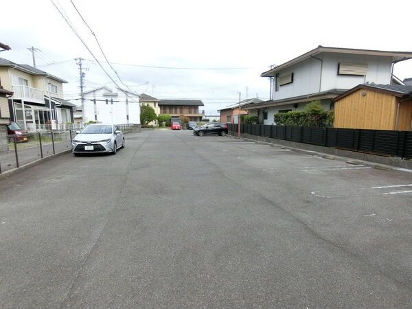 ルーチェ石浜　　 刈谷市近郊の賃貸はクラスホーム刈谷店の駐車場
