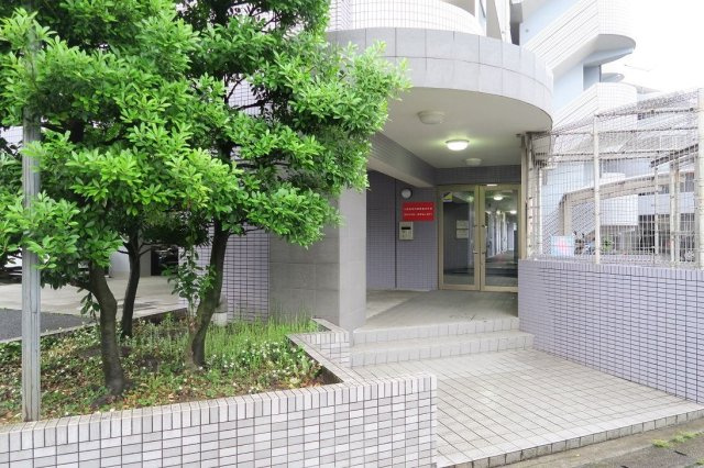 ブルームライフ市川の玄関