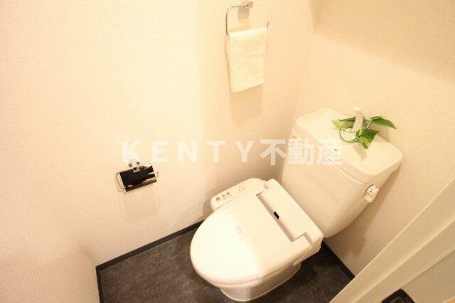 【トイレ】 | プライムアーバン長原上池台 | 落ち着いた色調のトイレです