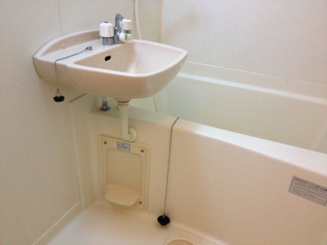 レオパレスＨＳＢ見沼の浴室