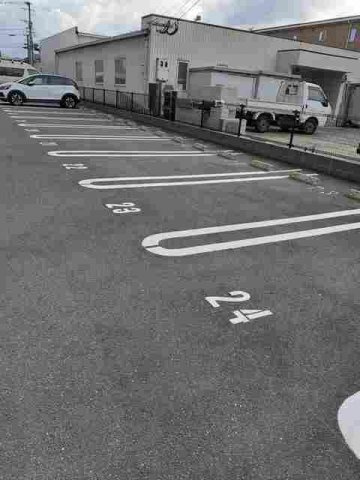 ラ　フローラの駐車場