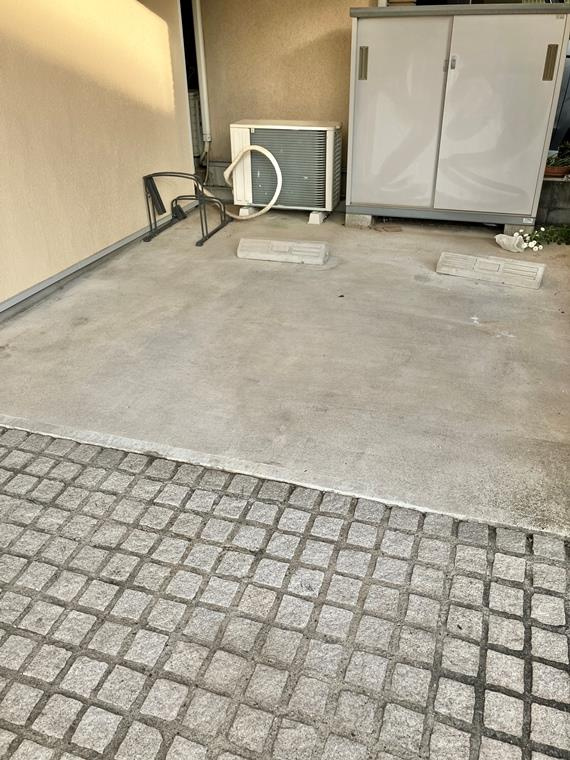 七島町戸建の駐車場