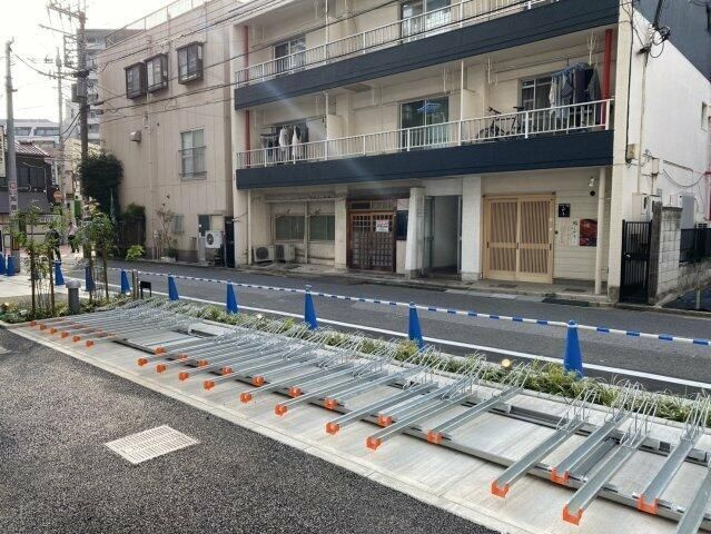 ＧＥＮＯＶＩＡ西川口Ⅲの駐車場