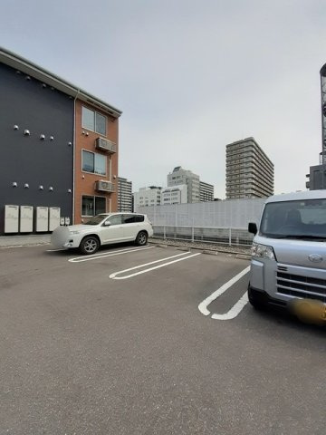 マーベラスハウスの駐車場