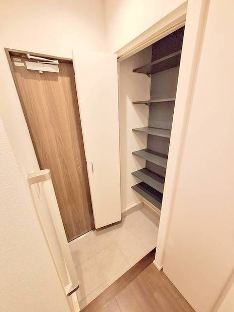 メゾン御所山の玄関