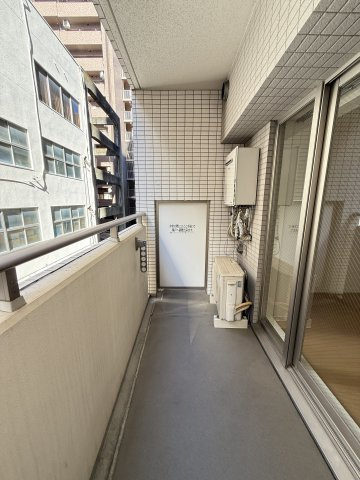 レジェンドール心斎橋EASTのバルコニー