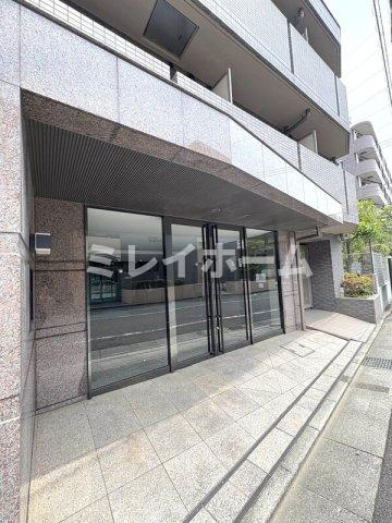 ルーブル多摩川伍番館のエントランス
