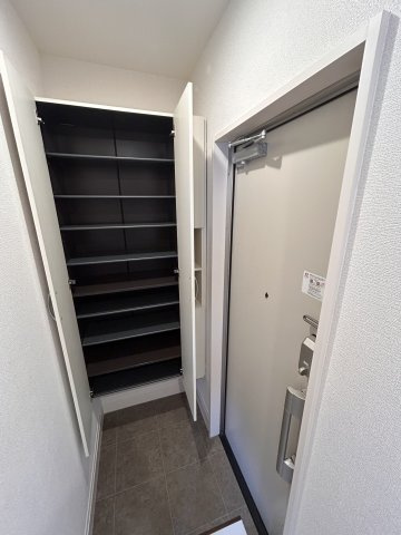 【玄関】フルール花隈