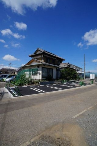 ペア　フラワー１の駐車場