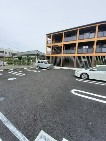 スカイガーデンの駐車場