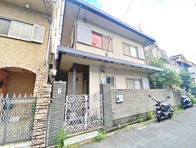 門真市上野口町の外観|ハウスメーカーらしい外観です。