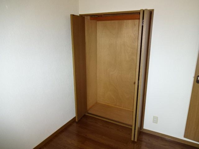 パープルメゾンの収納|クローゼット