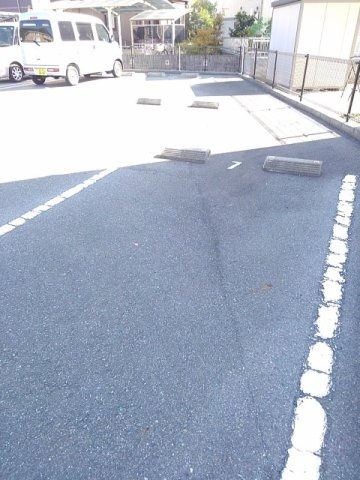 シルバーベルの駐車場
