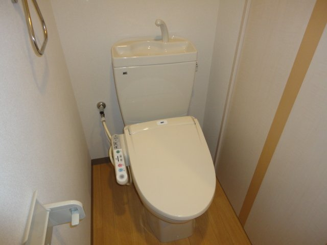 サンセール　ラパンのトイレ|シャワー付トイレ