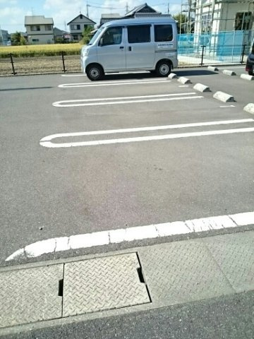 サニーヴィラの駐車場