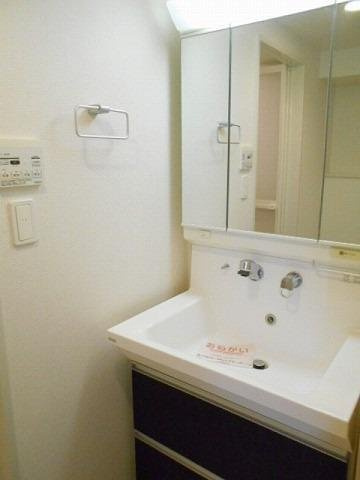 レジデンス西川の洗面所