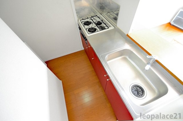 レオパレスボムールのキッチン|お部屋の仕様や設備は現況を優先します。