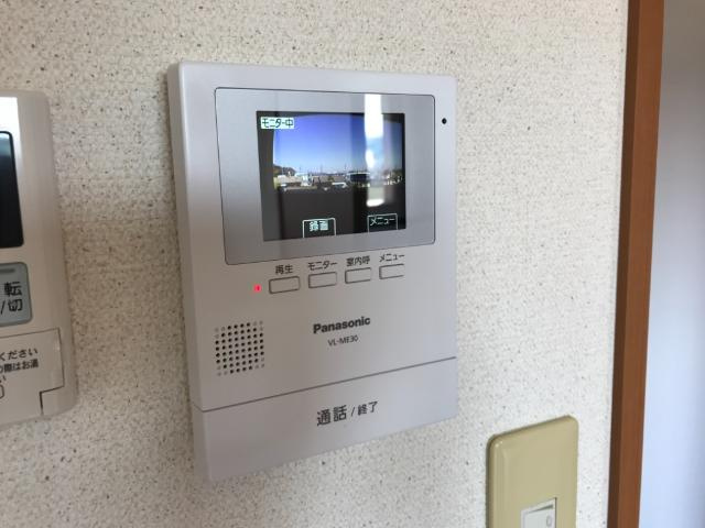 モンシェリーの内装|カメラ付インターホン