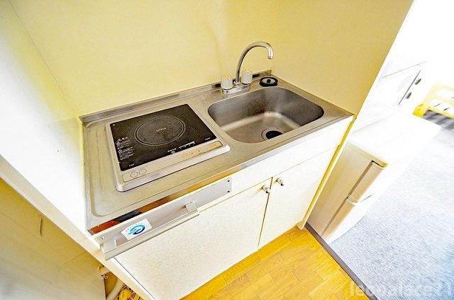 レオパレスグランデＣのキッチン|備品や設備仕様は号室等により異なります現地をご確認ください。