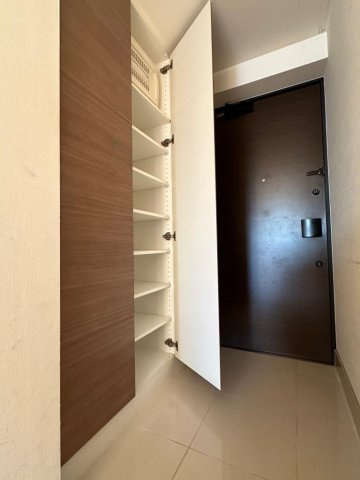 エグザ三ノ輪アヴェニールの玄関