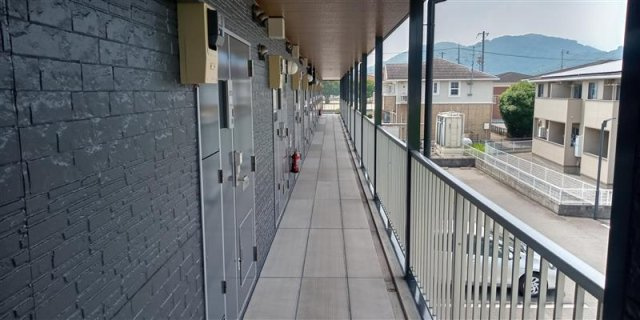 レオパレスアークハイツⅡの玄関
