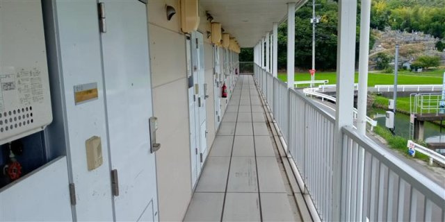 レオパレスアークハイツの玄関|※写真と現状が異なる場合は現状を優先