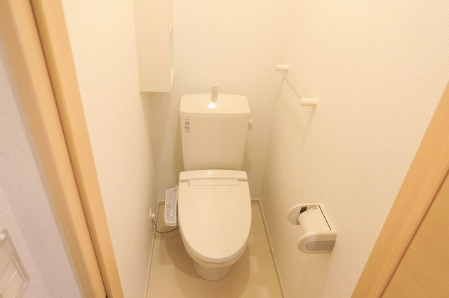ウォシュレット付きのトイレです♪