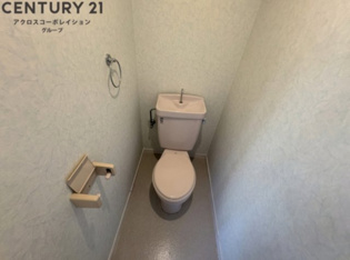 シンプルで使いやすいトイレです♪