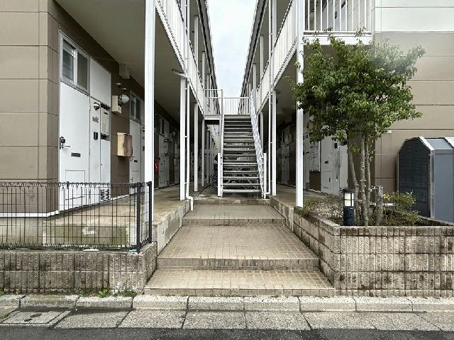 レオパレスプレステージのエントランス
