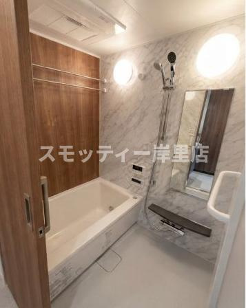ザ・レジデンス寺田町駅前の浴室