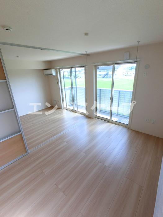 セジュールラソワ　Ａの居間・リビング|高崎、前橋、伊勢崎エリアのお部屋探しはエンドスケープまで！お客様の理想お聞かせ下さい♪