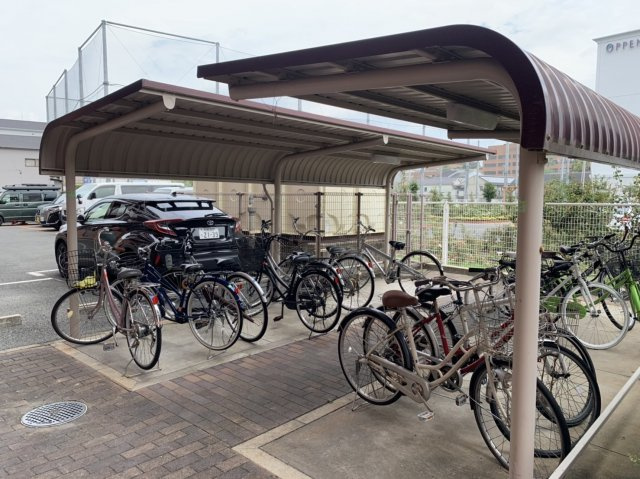 ラヴェールミナミの駐車場